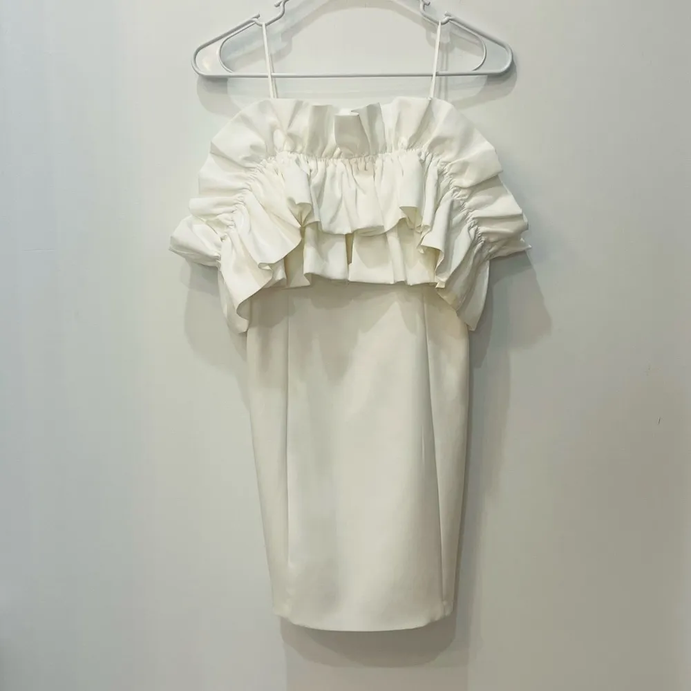 DO+BE boutique Off The Shoulder Ruffle Dress white size Large - Image 2