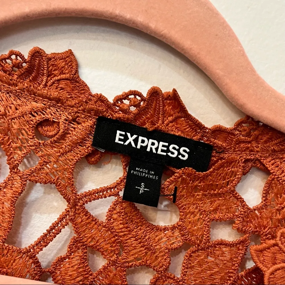 Express Pleated Crochet Lace Top Burnt orange sz small - Image 6