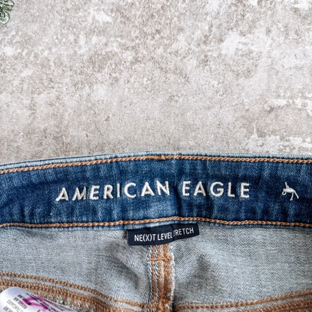 American Eagle Medium Wash Next Level Stretch Jegging Size 4 - Image 5
