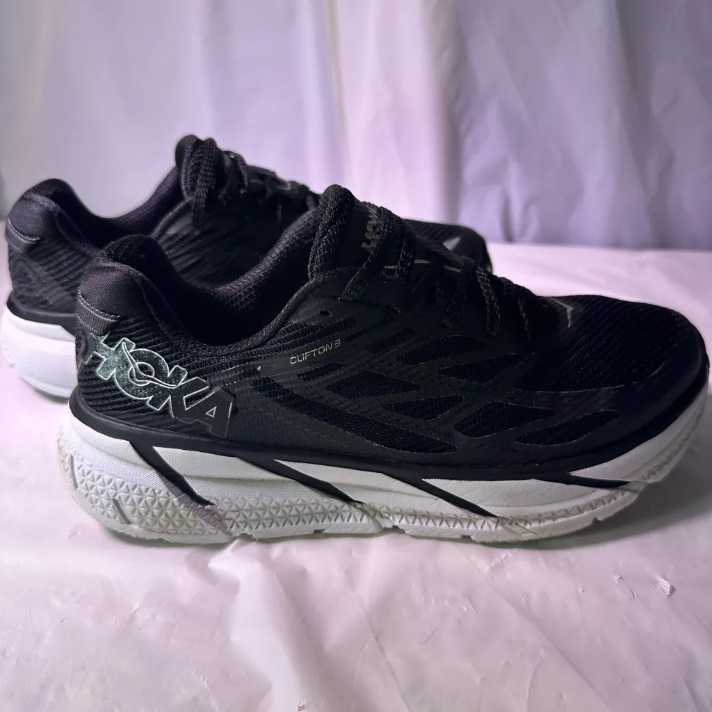 Hoka Women's Black and White Sneakers - Image 13