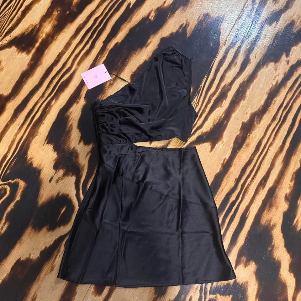 Silky Hello Molly Black open mid drift dress - Image 4