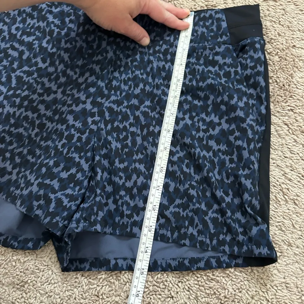 Athleta Shorts Navy Blue/Purple Brooklyn Printed Allure Sportswear Size 8 - Image 9