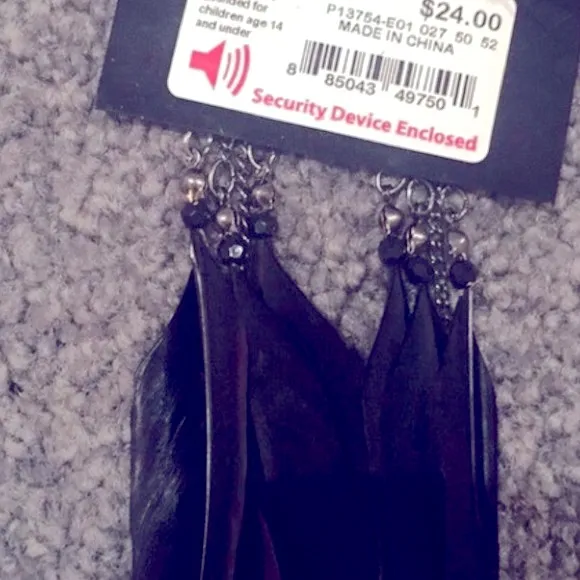 Black Boho Feather Drop Earrings - Image 4