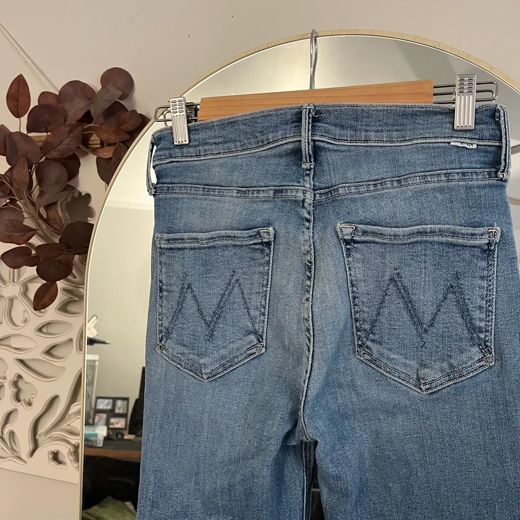 MOTHER Mid Rise Dazzle Ankle Fray in Riding the Cliffside Blue Jeans Size 27 - Image 9