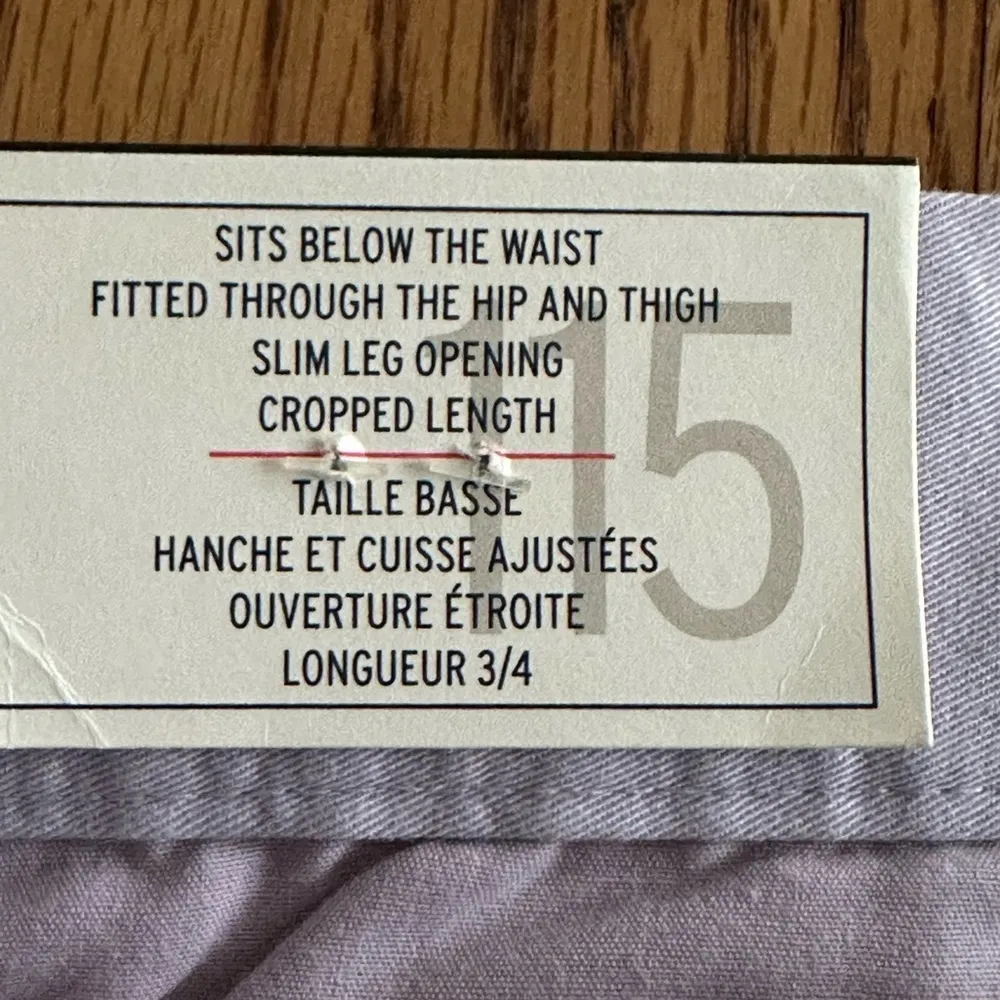 The Slim City Khakis by Gap Size 2R Crop Pants Coupe Urbaine Etroite  Lilac NWT - Image 14