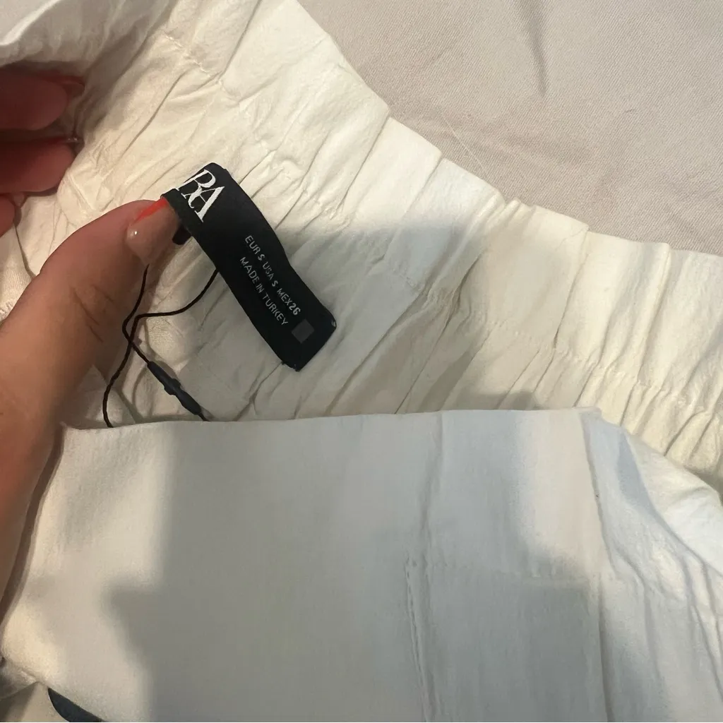 Zara High-Waisted Shorts with Black Buttons - Image 3