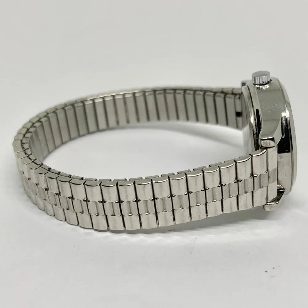 Timex indiglo women’s watch Quartz analog 25mm pearl dial 30MWR sz 6.5” running - Image 5