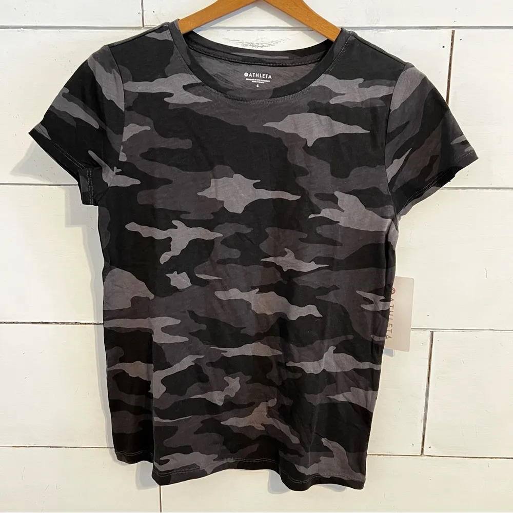 Athleta Organic Daily Black Camo Crew Tee Shirt. Size Small. NWT - Image 3