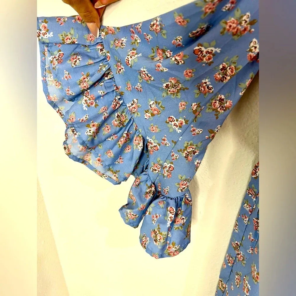 Blush 🆕 Hint of  Blue Floral Romper - Image 7