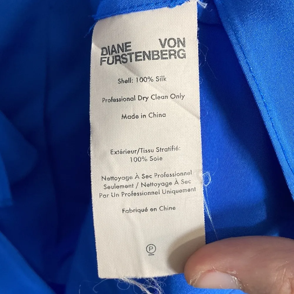 DIANE von Furstenberg Silk Top Cobalt Sz 4 - Image 3