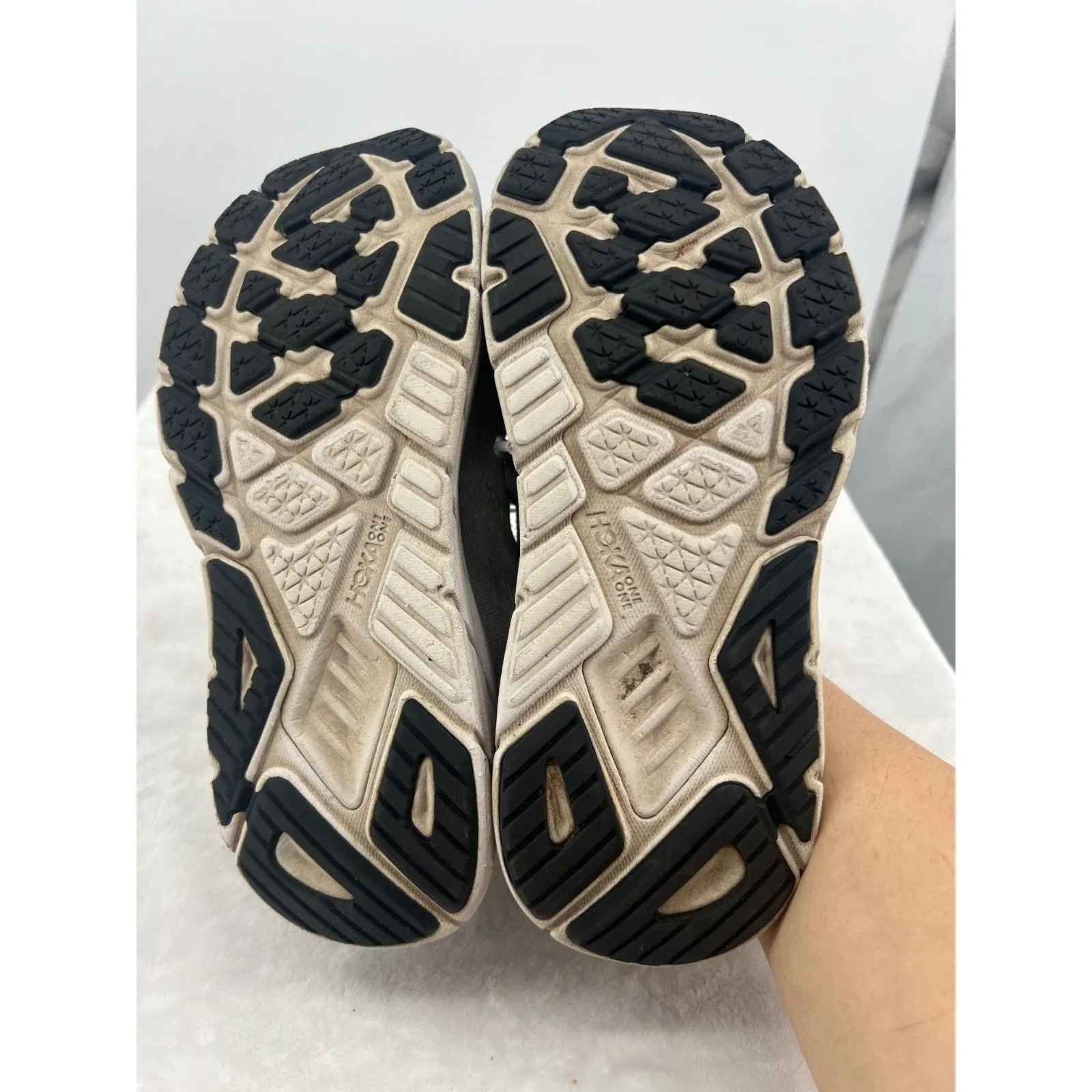 Hoka One One Arahi 6 Womens 8 D Wide Harbor Mist Silver Running Athletic Sneaker - Image 5