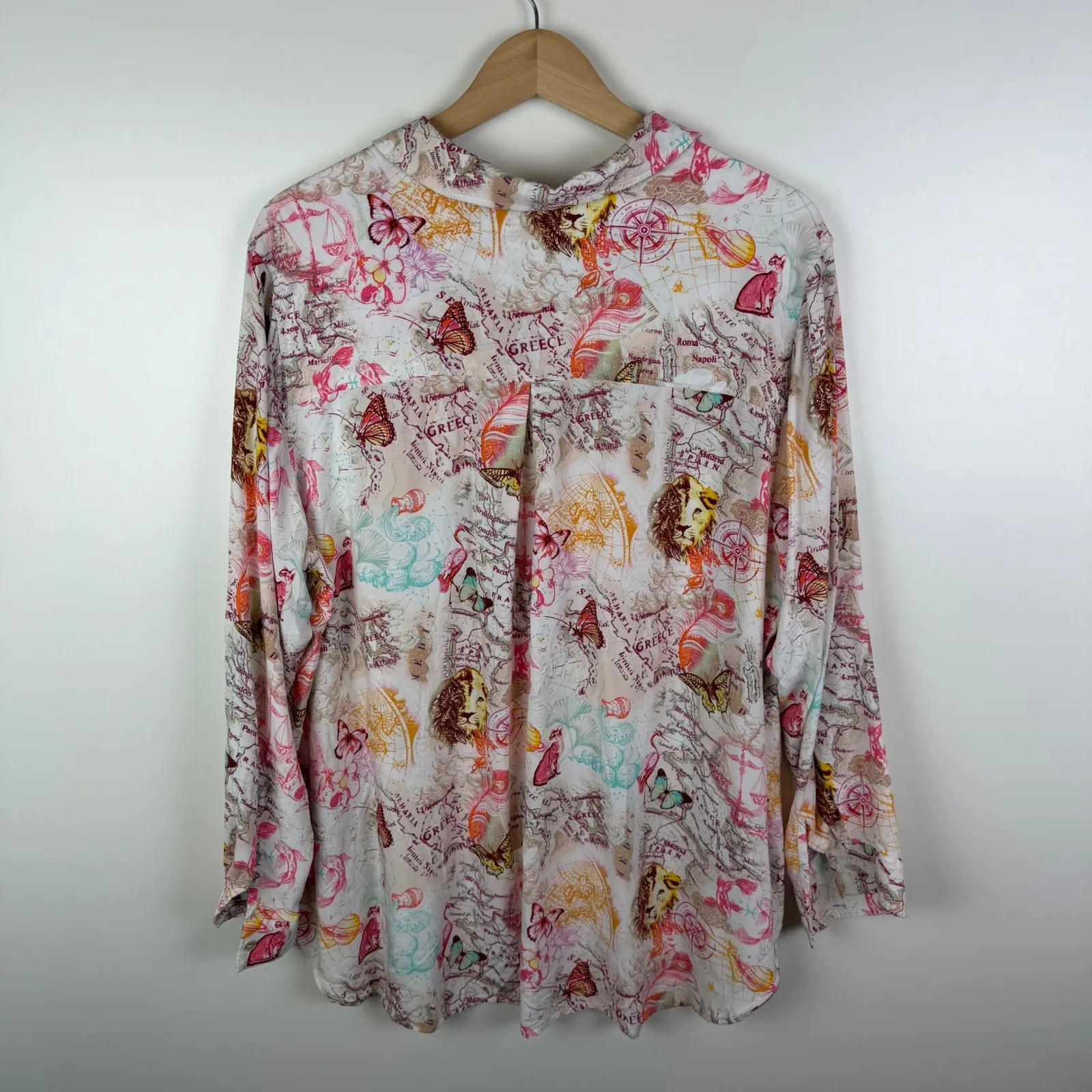 Jane + Delancey Map Butterfly Button Down Shirt Size 1X Coastal Vacation Resort White - Image 3