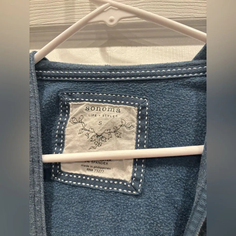 Size small vintage sonoma hoodie - Image 3