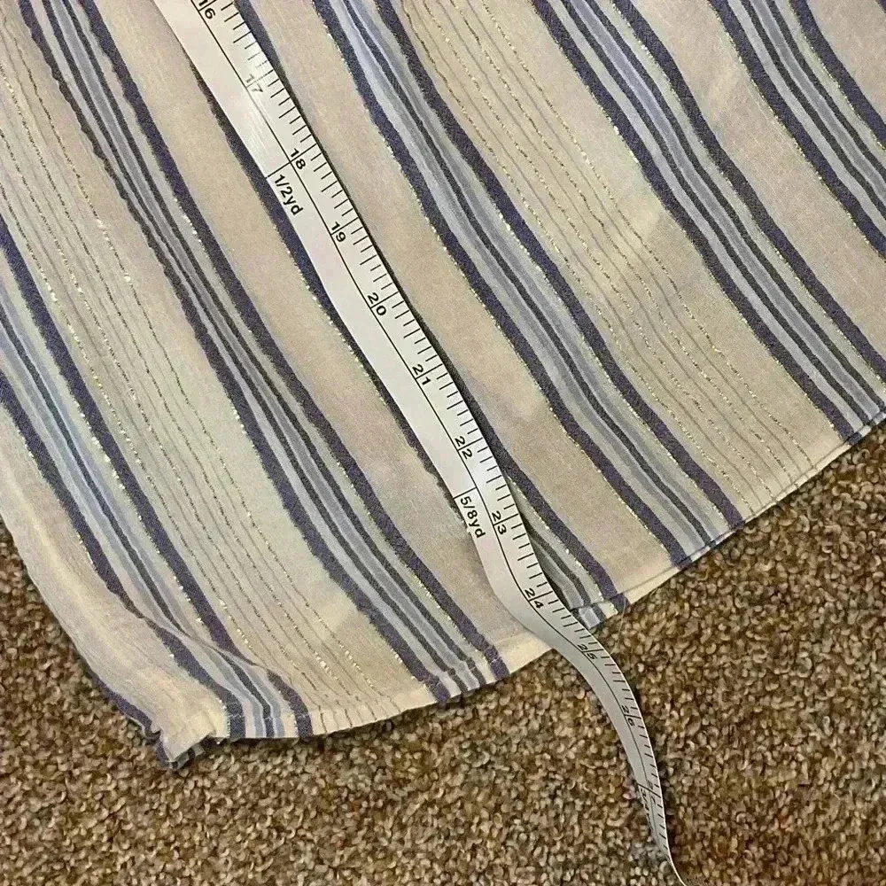 J.Jill Blue White and Gold Thread Peasant top. Size medium. - Image 7