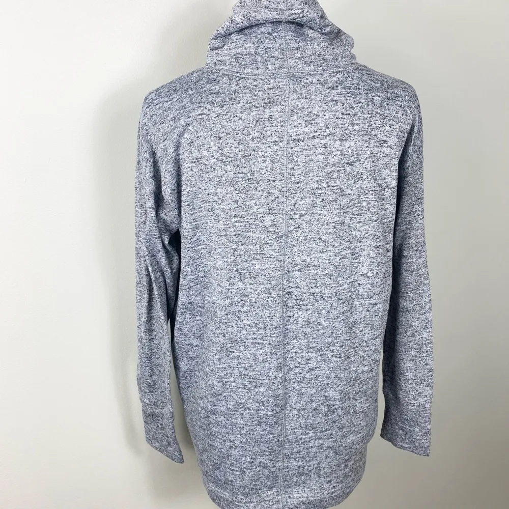 Old Navy Active Turtleneck Sweatshirt with Pockets - Image 3