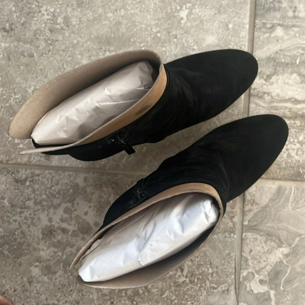 Dali Suede Platform Ankle Boots, Black Size 8 New in Box $550 - Image 8