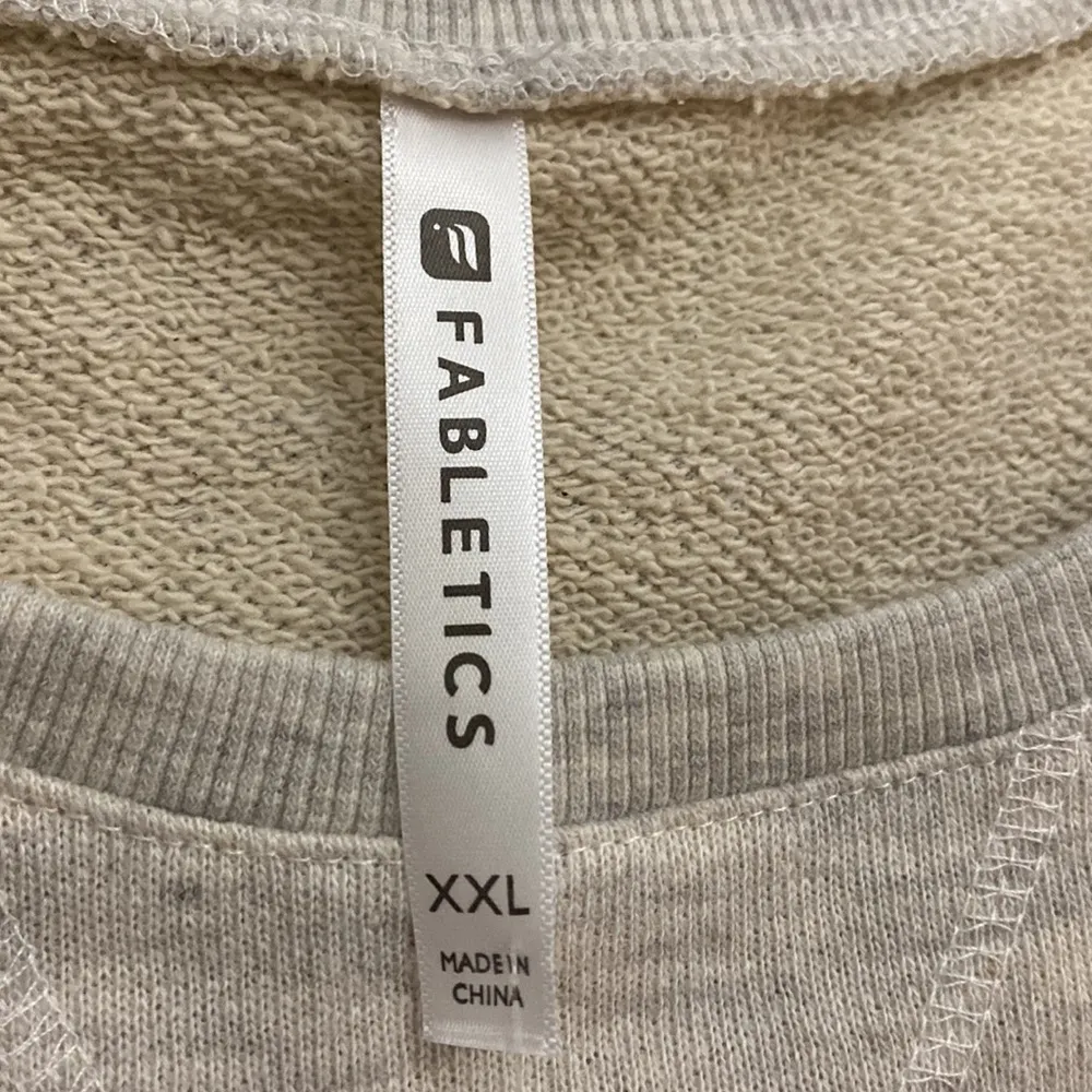 Fabletics athletic top size XXL - Image 4