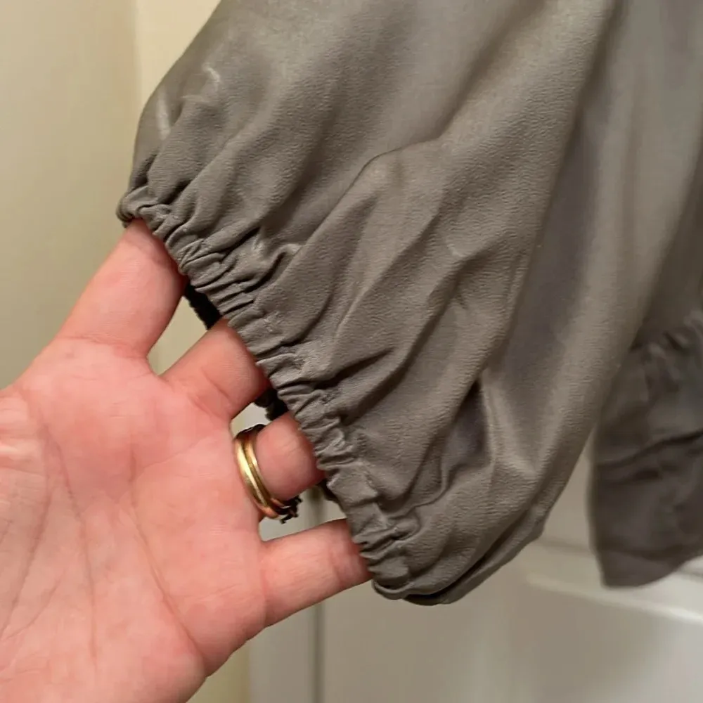 Entro green blouse, size L - Image 4