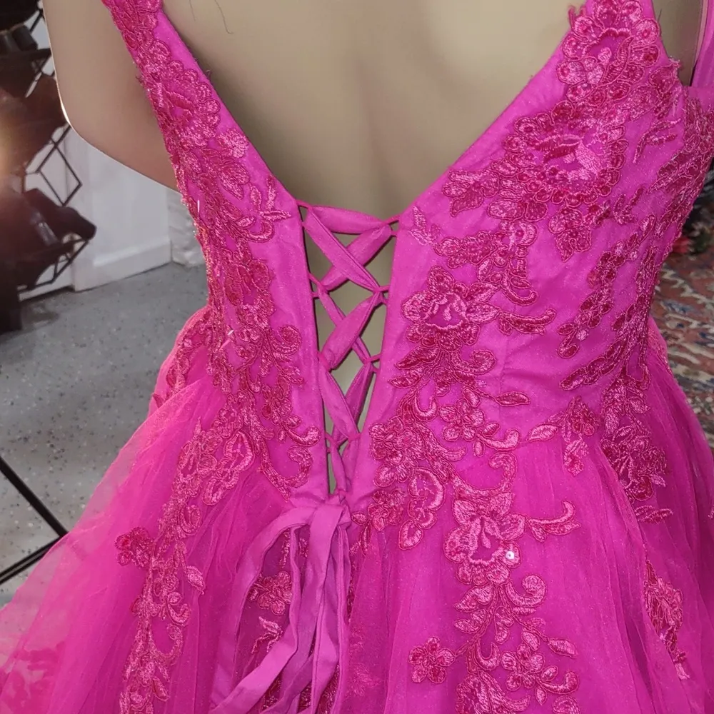 Fifteen Roses ball gown Pink Size 10 - Image 5