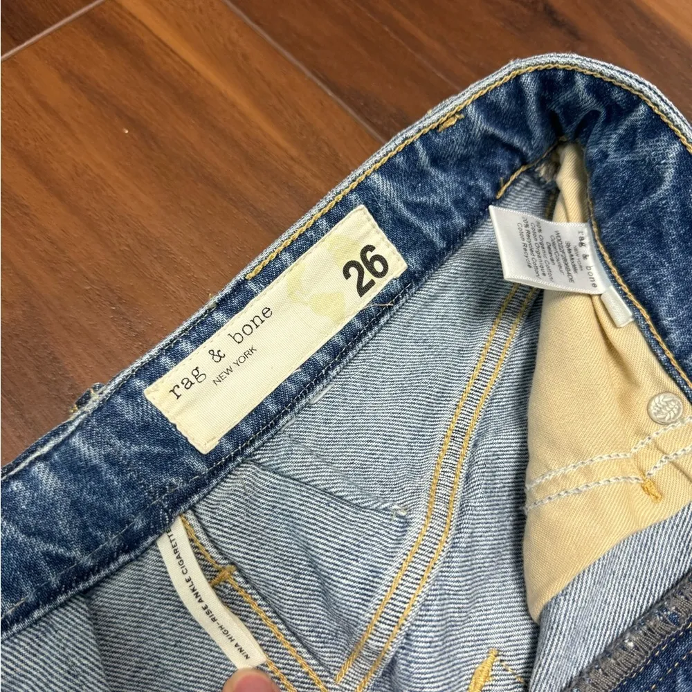 Rag & Bone Nina High-Rise Cigarette Medium
Wash (Delavan) Slim Fit Ankle Jean - Image 2