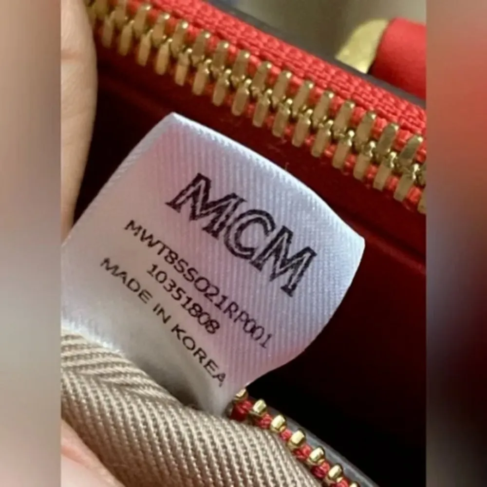 NWOT MCM shoulder/handbag/crossbody in Coral Red Saffiano Authenticated - Image 8