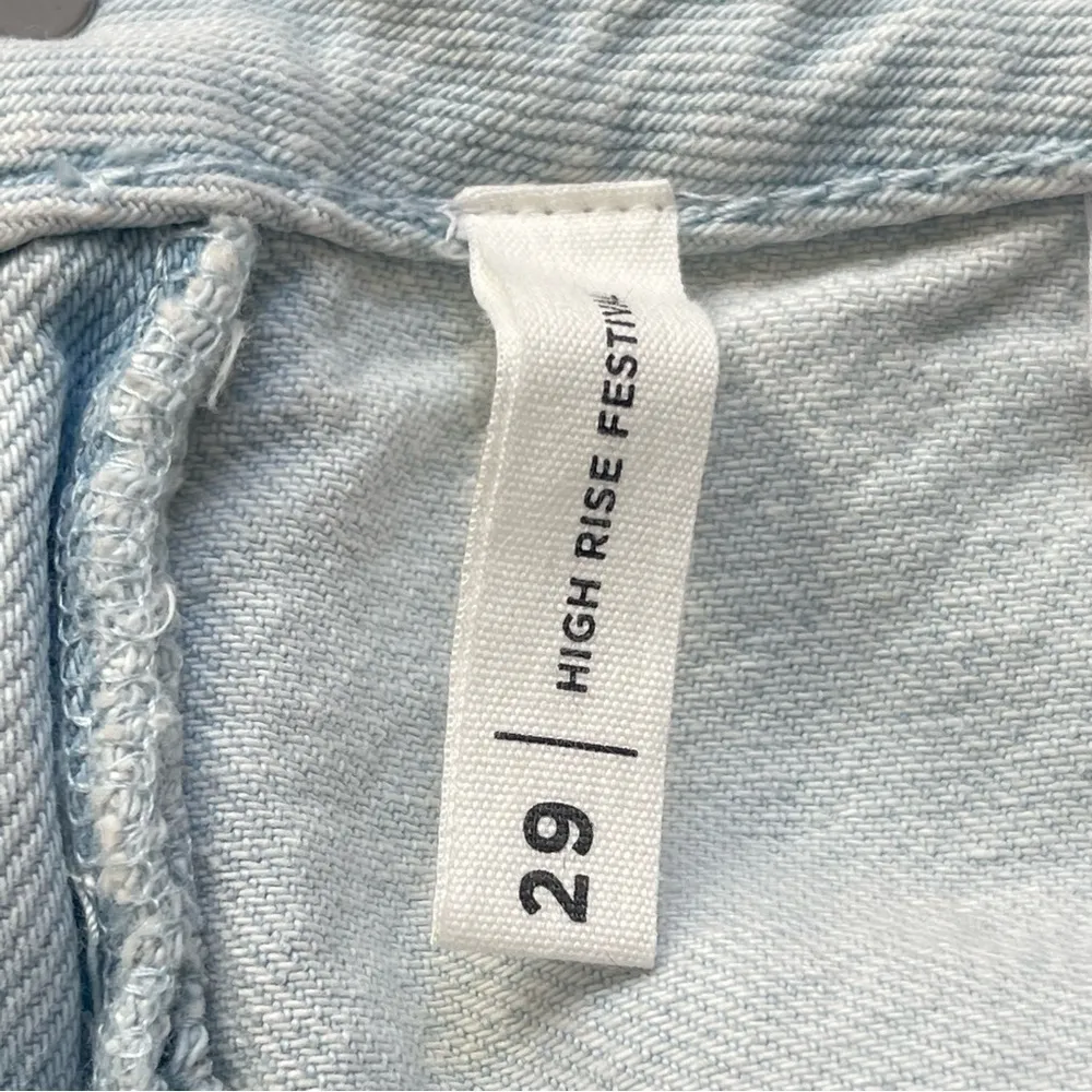 PacSun Women’s Light Blue Wash High Waisted Denim Festival Shorts Size 29 Frayed - Image 9