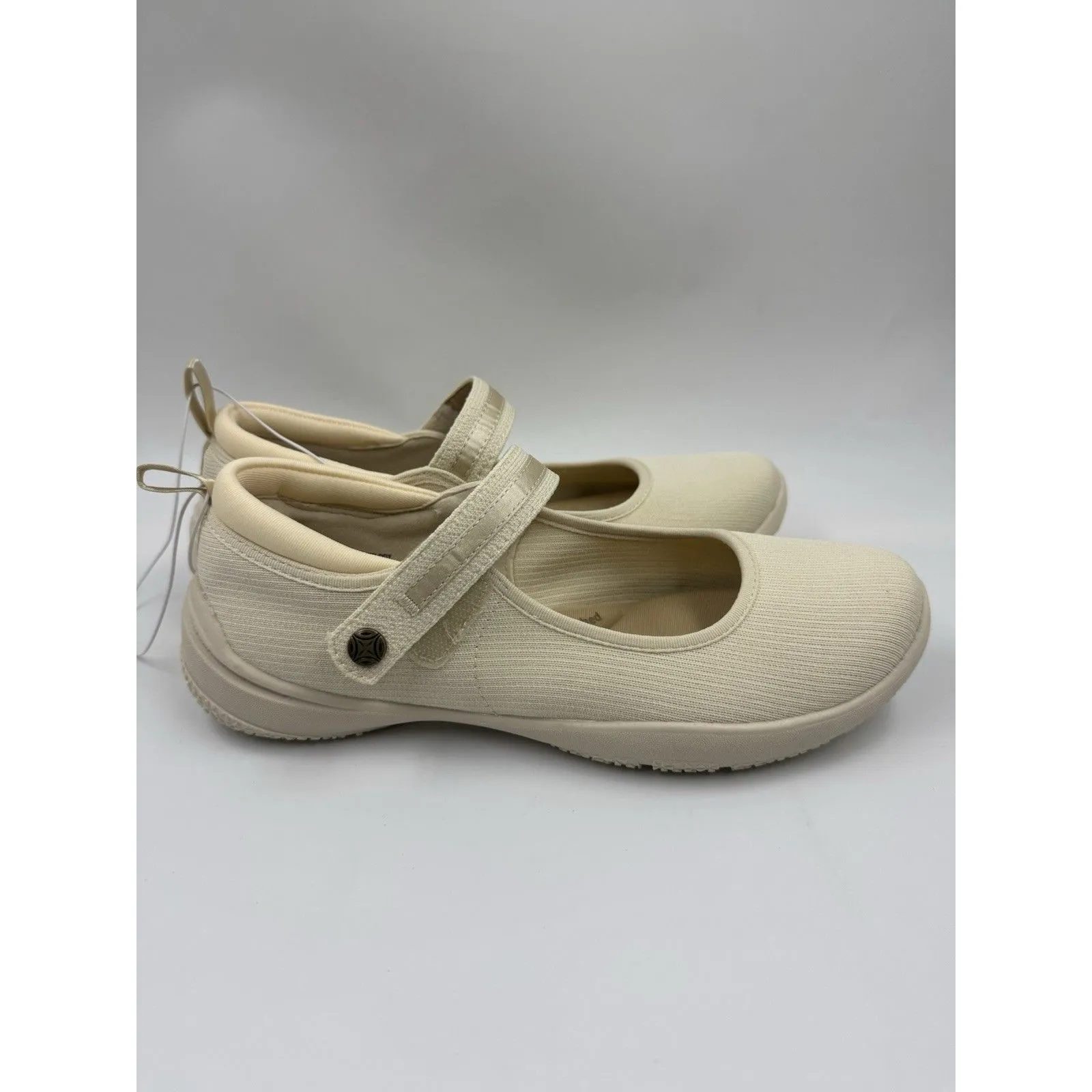 Jsport Womens Shoes Cream Mary Jane Memory Foam Contoured Arch Lightweight 7.5 - Image 10