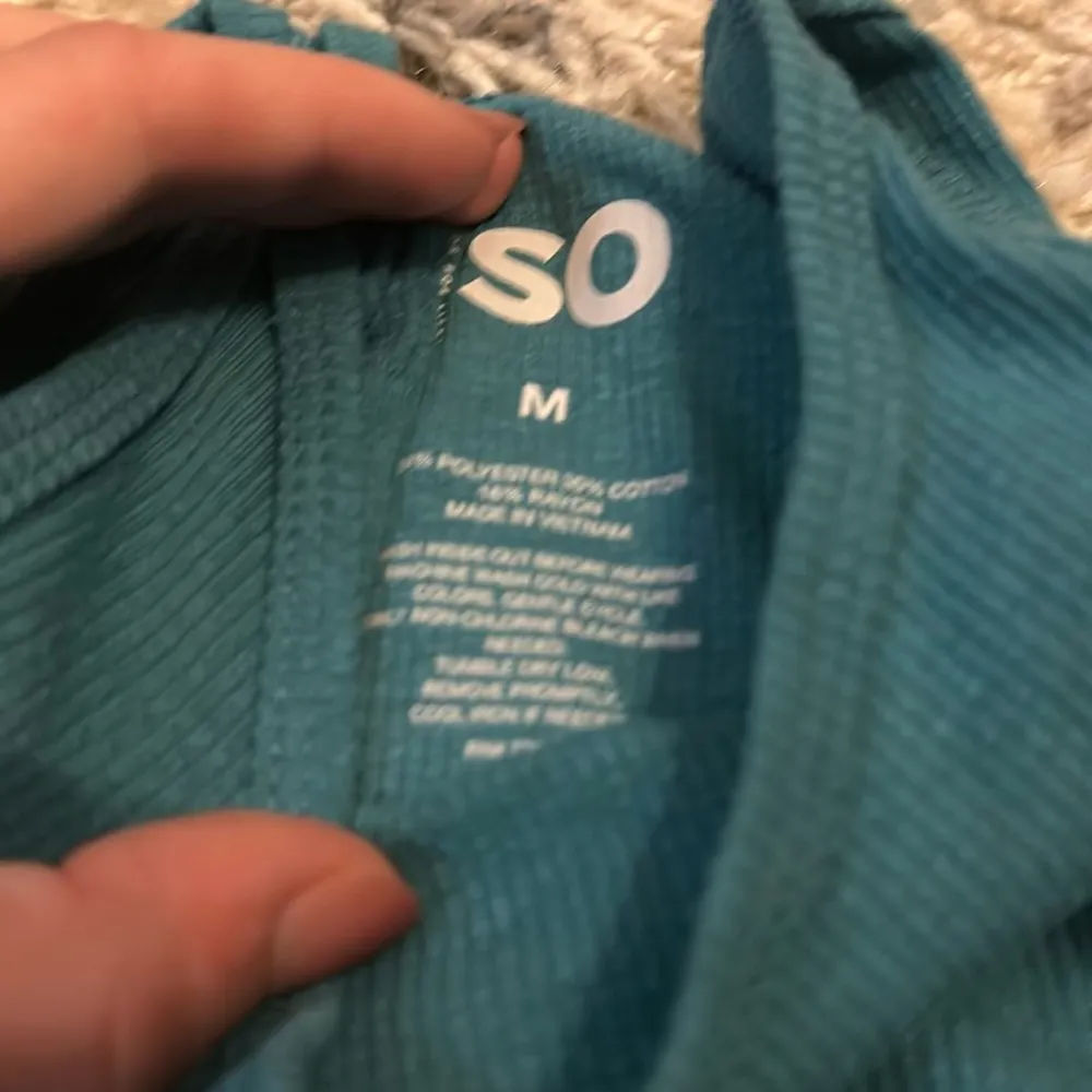 brand tank with scrunched side - Image 2