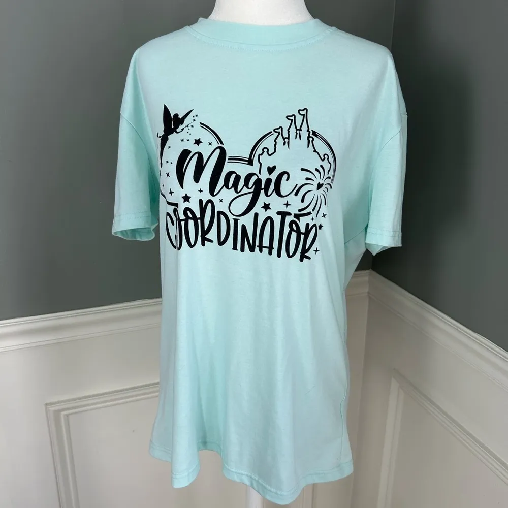 Magic Kingdom Disney Magic Coordinator tshirt M/L - Image 2