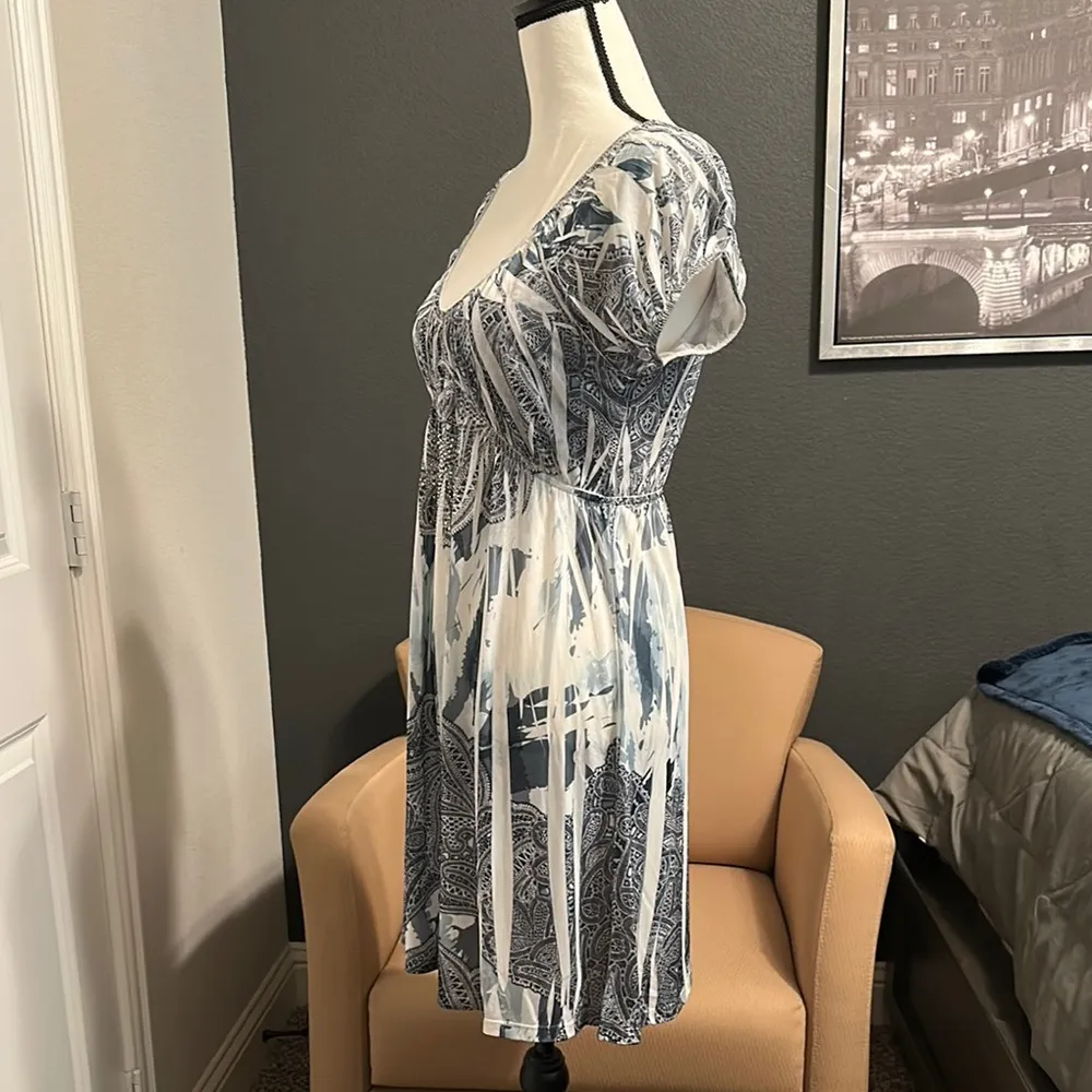 Blue and White Patterned Dress EUC - Image 6