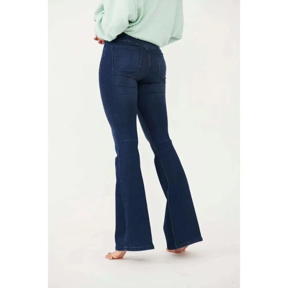 FREE PEOPLE We the Free Gummy Pull-On Flare Leg Jeans in Wash Rich Blue US 28 - Image 2