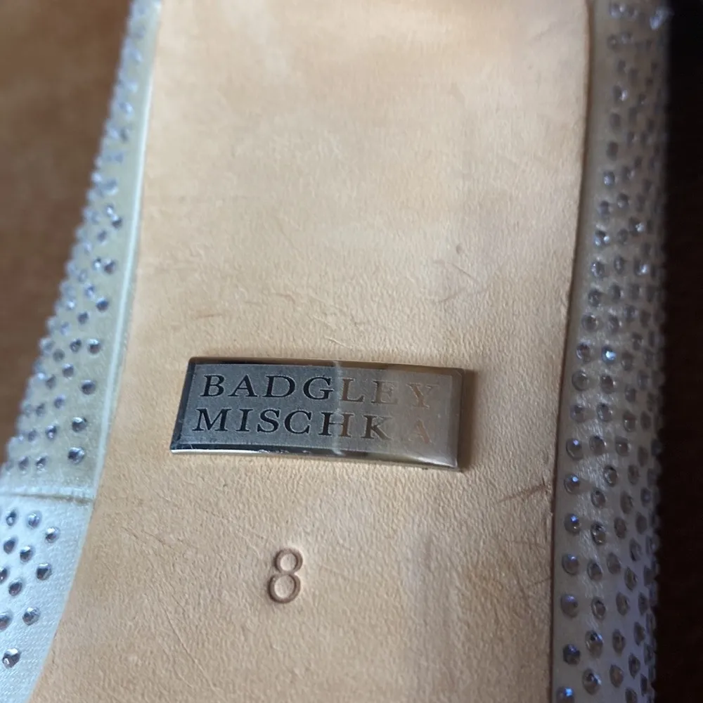 Badgley Mischka Polite Peep
Toe Studded Platform Dress Pumps -
vory 8 - Image 6