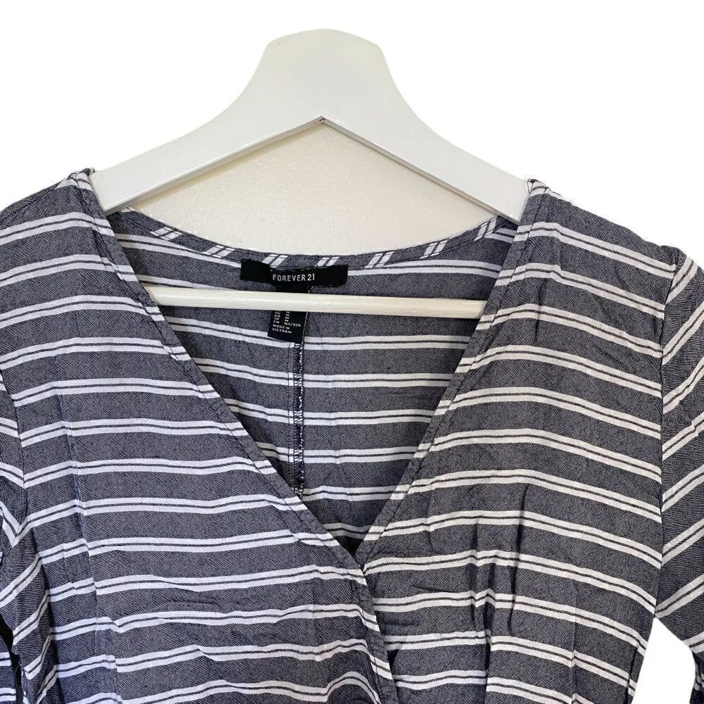 Forever 21 long sleeve short romper medium black white - Image 3