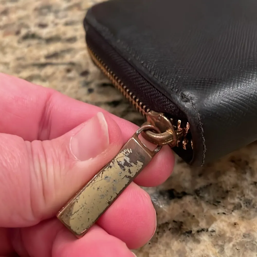 Tory Burch Black Zippy Wallet - Image 3