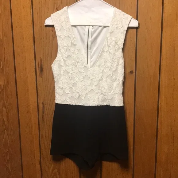 Lace plunge neck colorblock romper White - Image 2