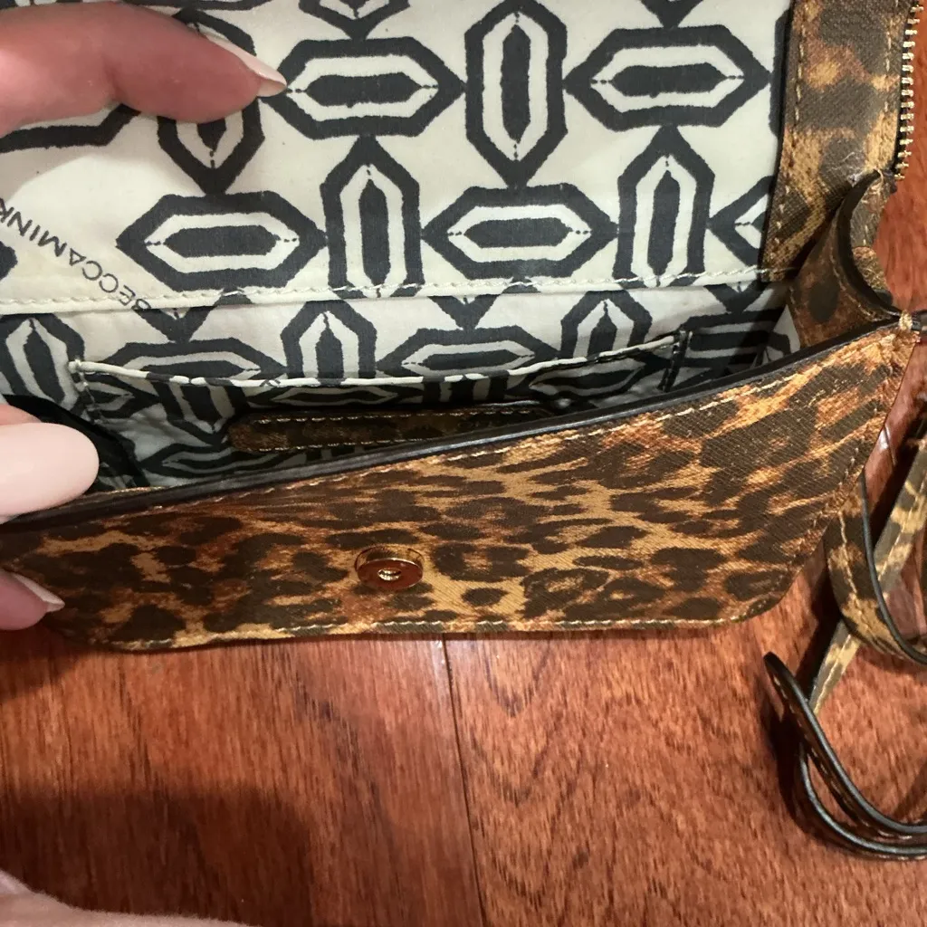 NWOT Rebecca Minkoff Leopard Print Envelope bag with adjustable strap - Image 7