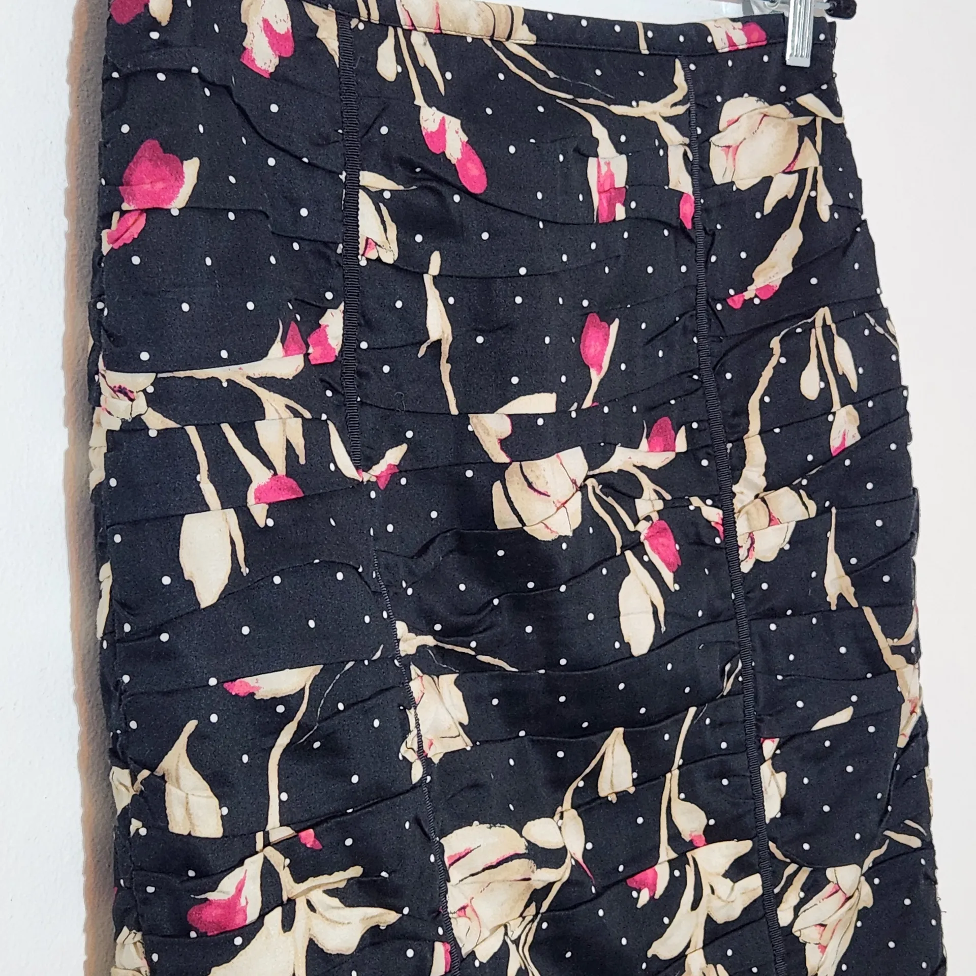 White House Black Market Black Floral Print Pencil Skirt Size 8 - Image 2