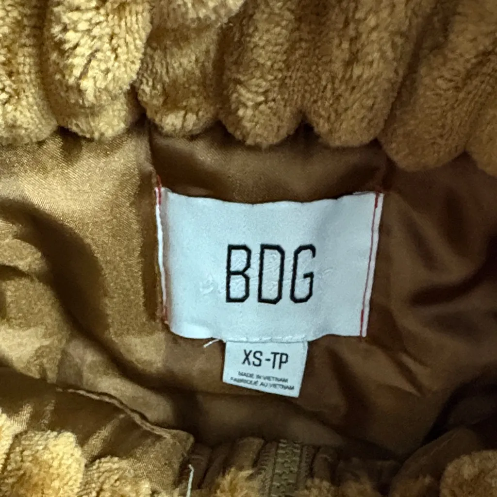 BDG Urban Outfitters Brown Corduroy Velvet Cropped Puffer Coat Jacket Size XS - Image 4