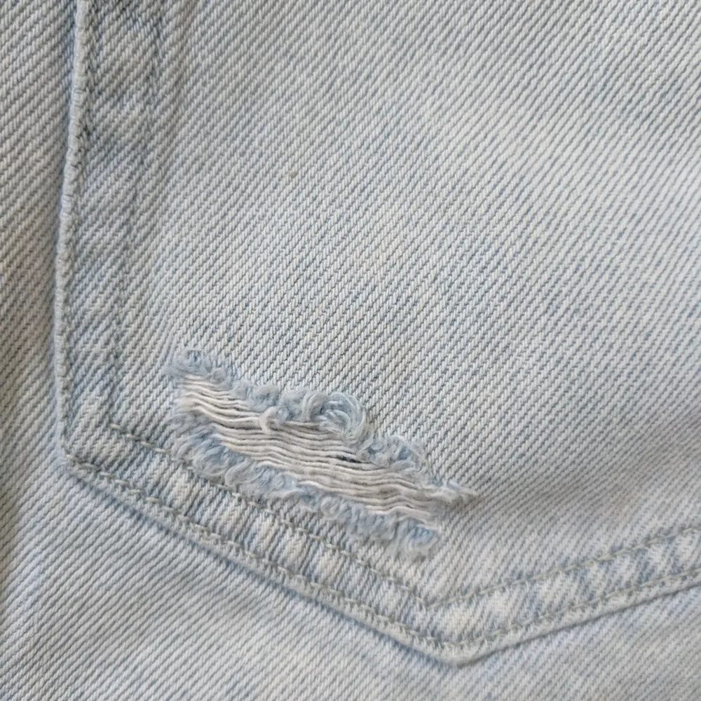 Areopostale Jean Shorts Distressed Lightwash Mom Shorts Size 00 - Image 11