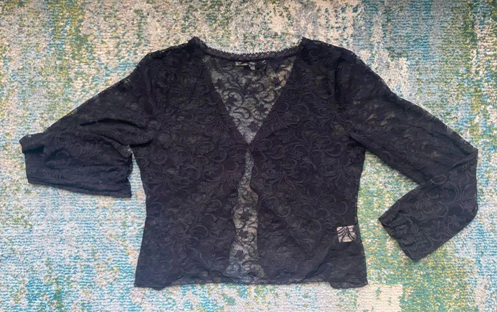 Vintage 90s Y2K  button front black floral lace cardigan, size large - Image 2