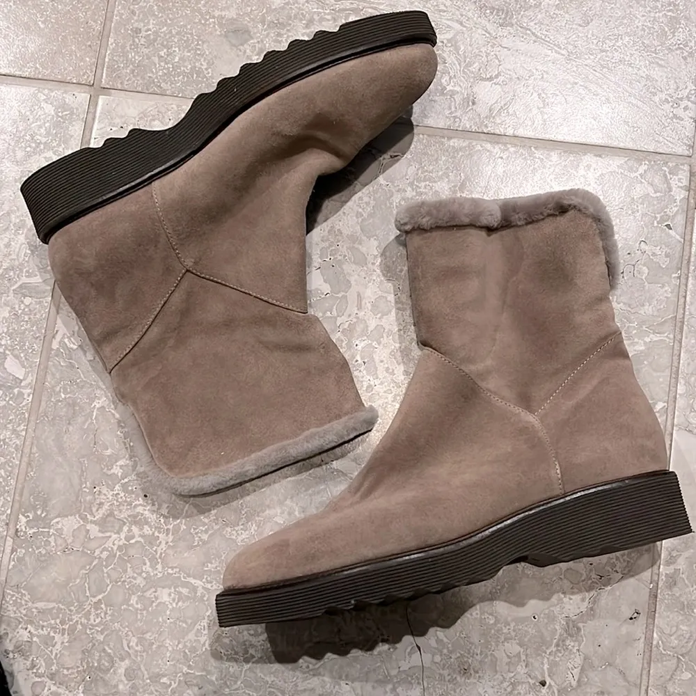 Aquatalia Kimberly Weatherproof Suede & Shearling Booties, Size 12 Made in Italy - Image 3
