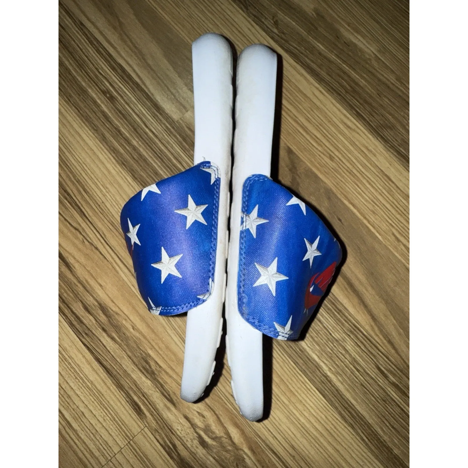 NIKE VICTORI ONE‎ WOMENS SLIDES RED WHITE BLUE STARS SIZE 9 - Image 6