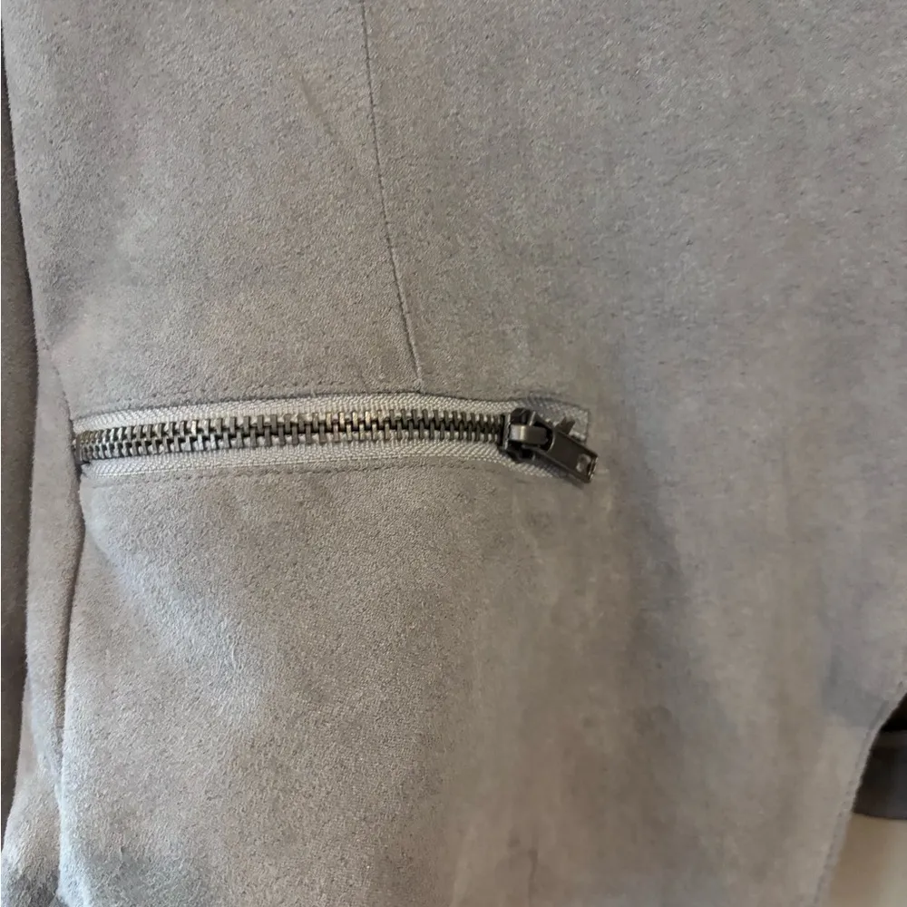 Rampage Gray Faux Suede Jacket size Small - Image 4