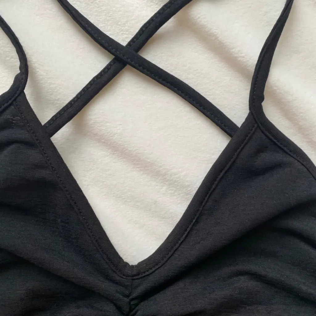 Black Urban Outfitters tank top, size medium - Image 3