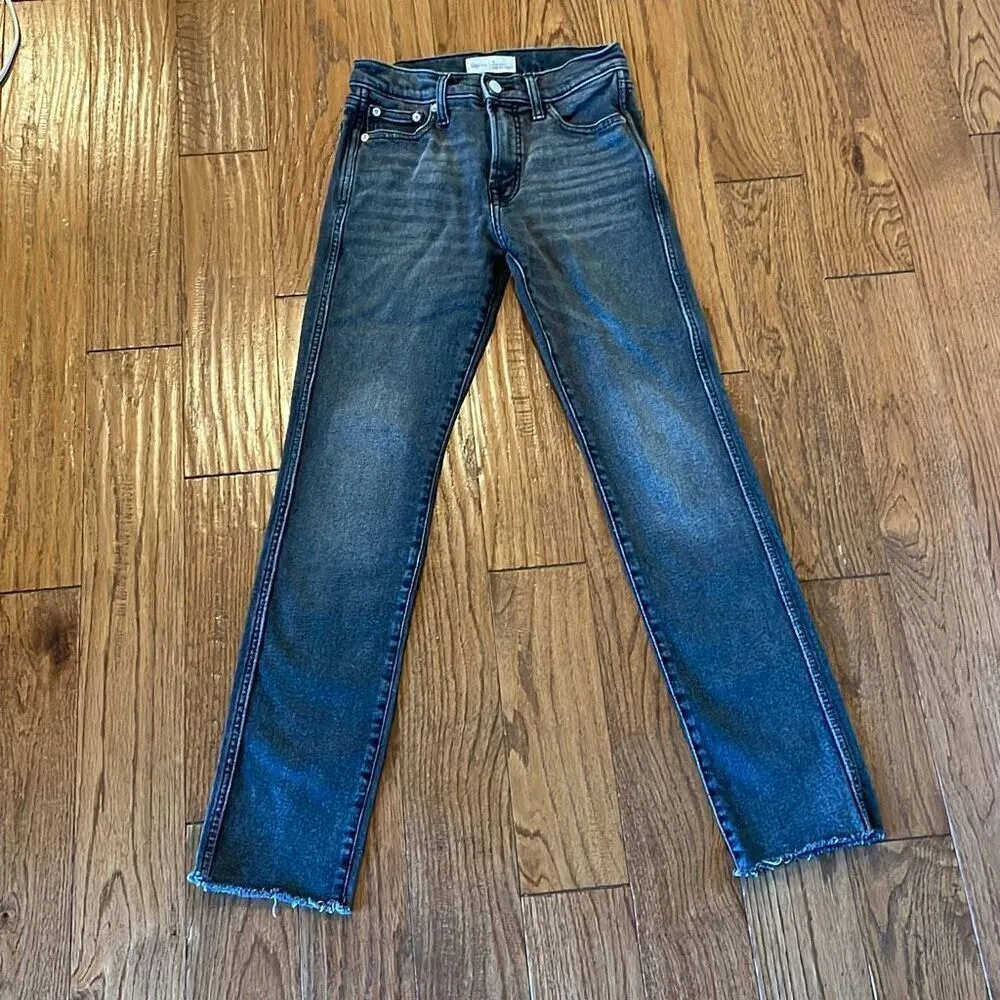 Gap high rise slim straight raw hem jeans 26 grey wash - Image 2