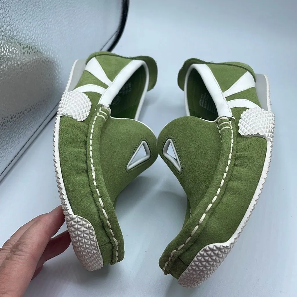 Predictions size 7.5 green suede driving Mocs . - Image 4