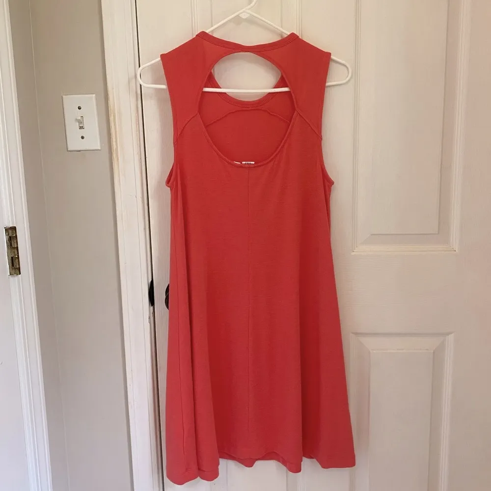 GAP Casual Jersey Swing Dress with Cut Out Back - Image 4
