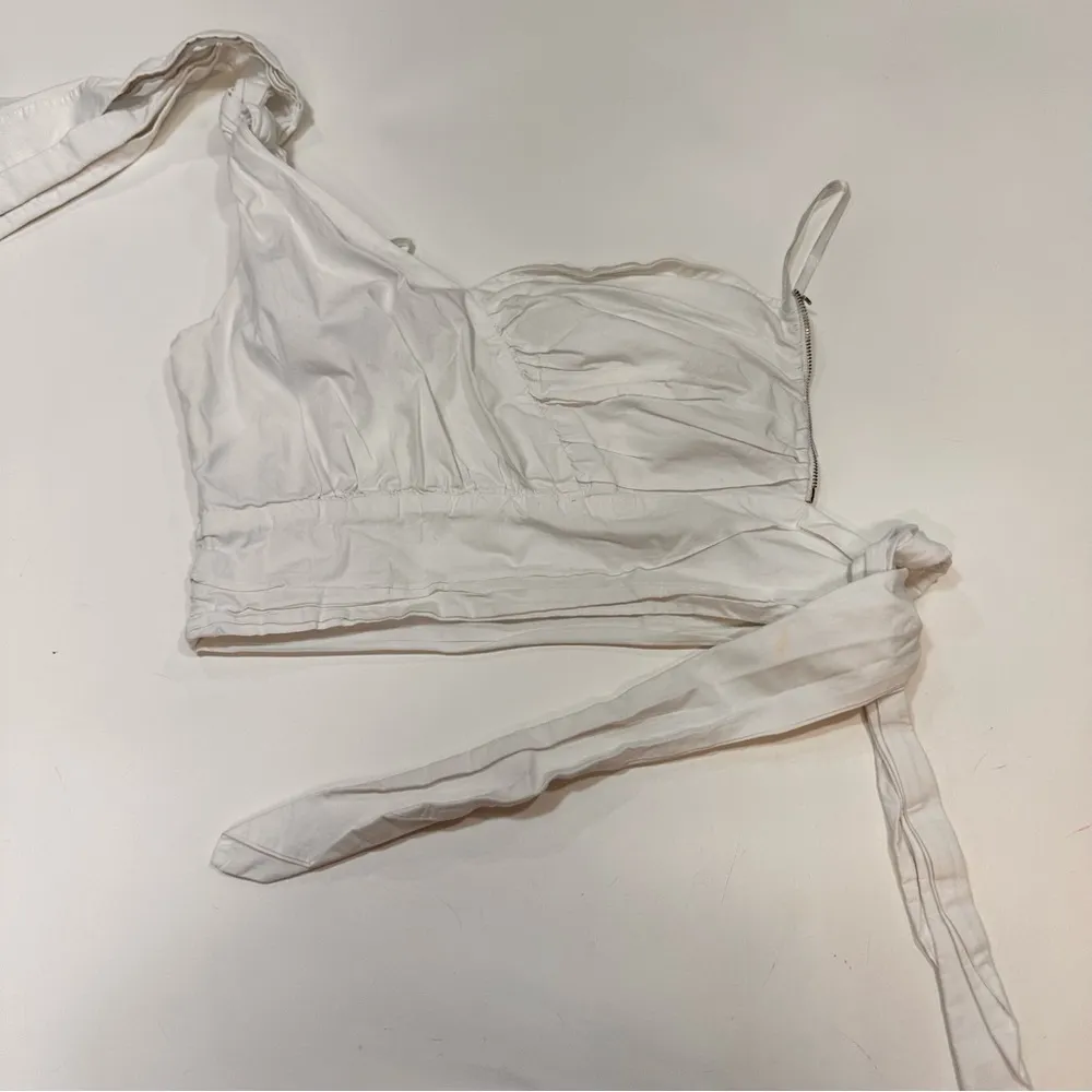 ASHLEY PARK X RTR White One Shoulder Top Size Small - Image 3