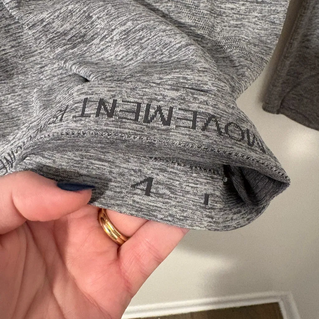 Lululemon Longsleeve Swiftly Tech Size 4 - Image 3