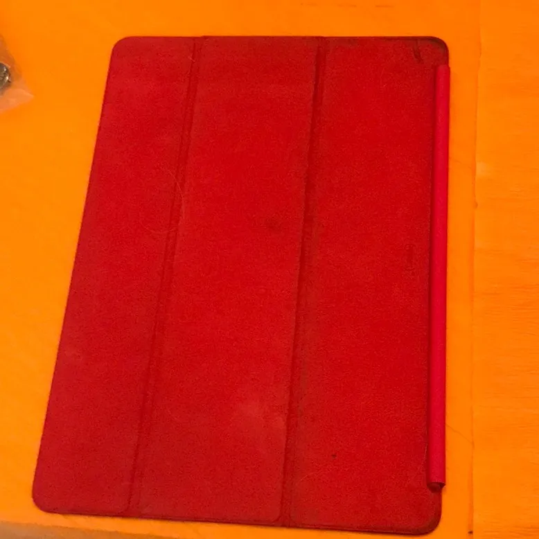 iPad Pro magnetic cover will relist Red - Image 2